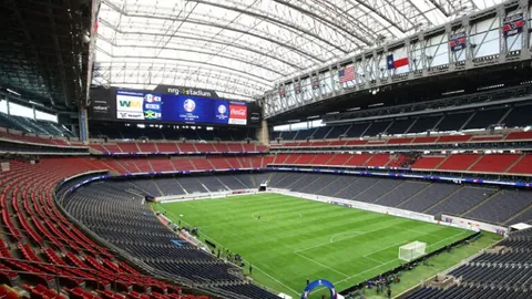 安东尼事业有成，如今可指导佩公战术矣[调皮]