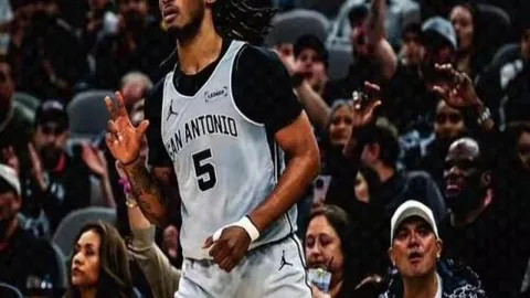 米拉连续击败大满贯得主，首次挺进WTA1000赛事决赛圈